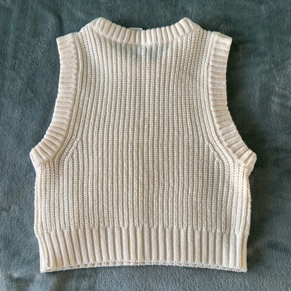 H&M Cream-colored Sleeveless Sweater Vest - Picture 2 of 10